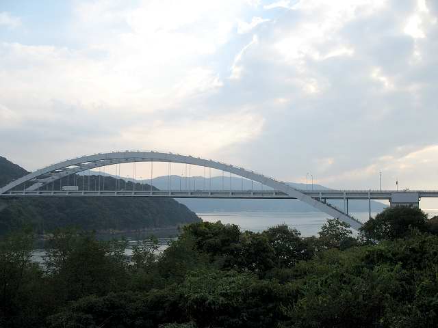 2008-11-14-150719大三島橋